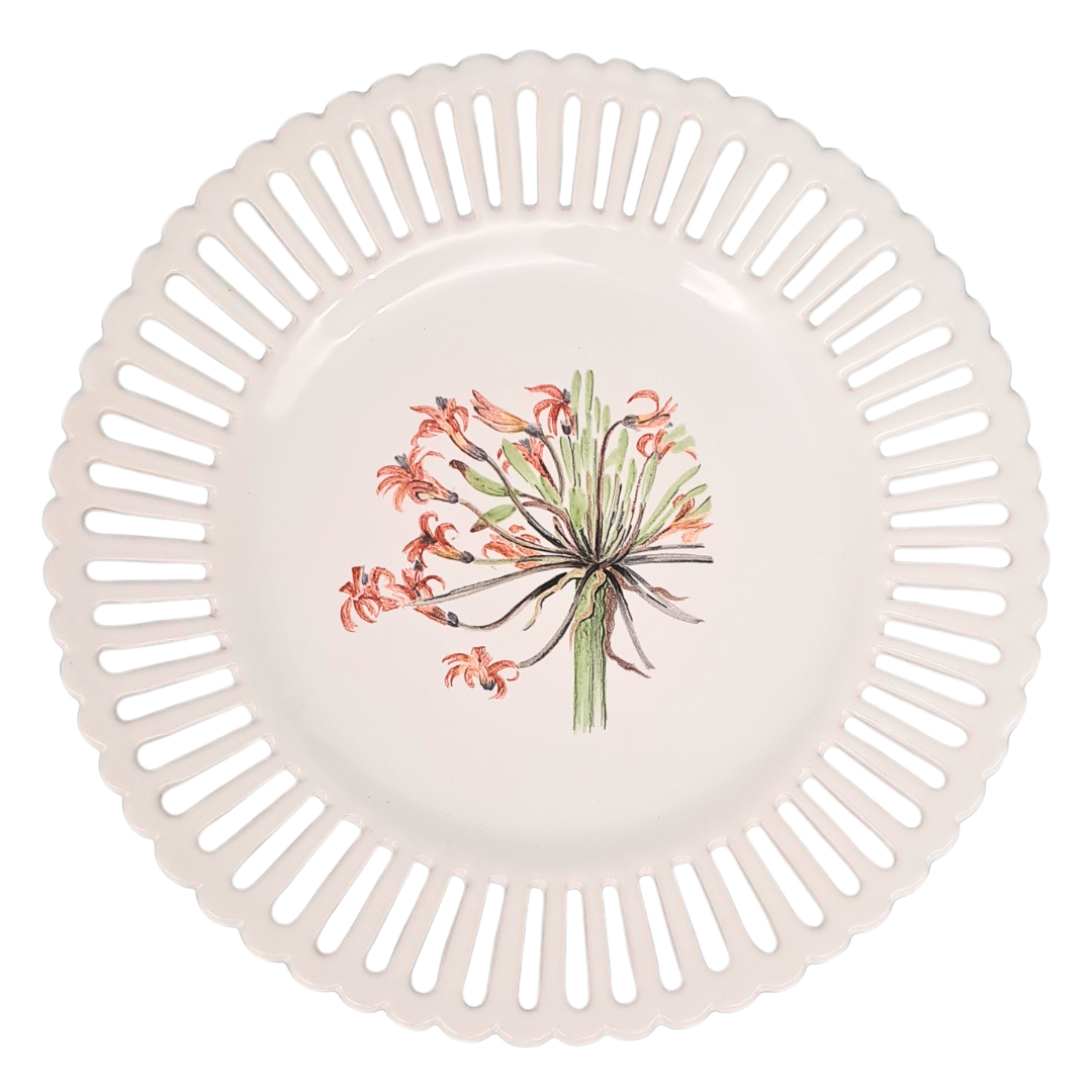 Openwork Bourg-Joly plate with Redouté flower decoration