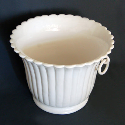 Fluted Planter with rings