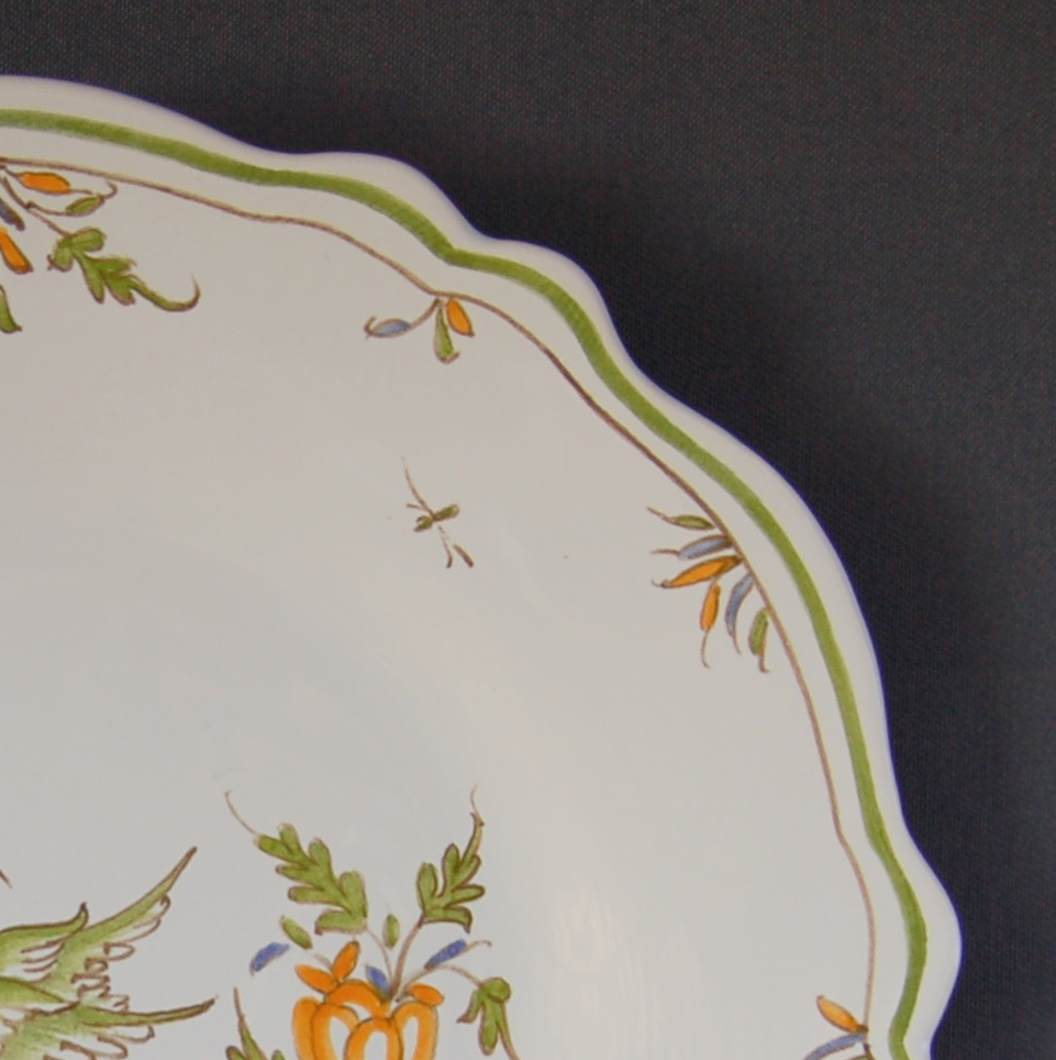 Feston plate with hand painted decoration Moustiers 15