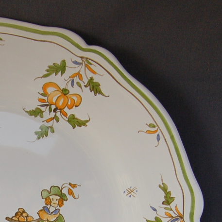 Feston plate with hand painted decoration Moustiers 16