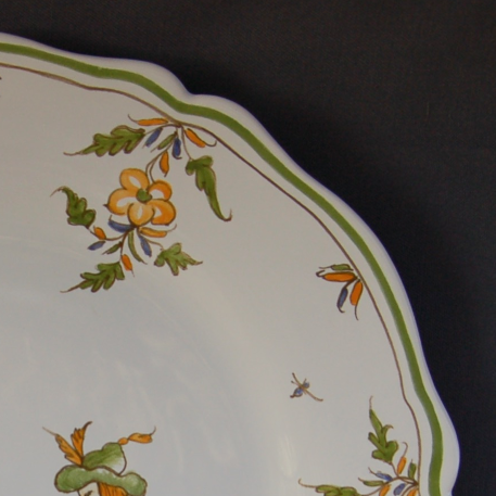 Feston plate with hand painted decoration Moustiers 17